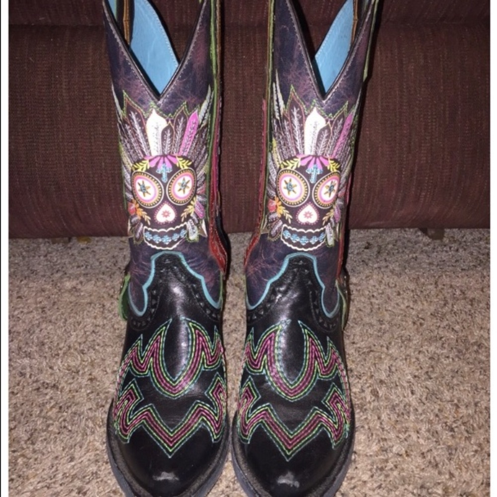 Ariat Boots : ON HOLD!